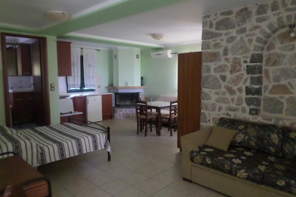 To Asteri Apartment Avgonima Room photo
