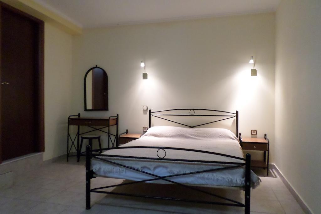 To Asteri Apartment Avgonima Room photo